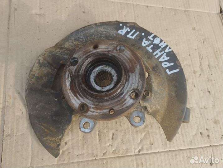 Поворотный кулак передний правый LADA Granta