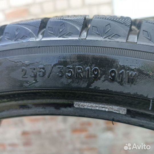 Triangle Snowlink TWT02 235/35 R19 91W