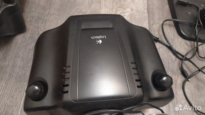 Игровой руль Logitech G27