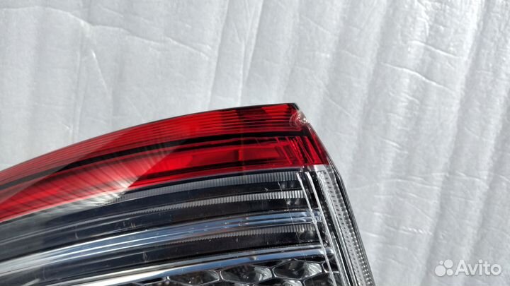 Фонарь задний левый наружный на Ford Mondeo IV