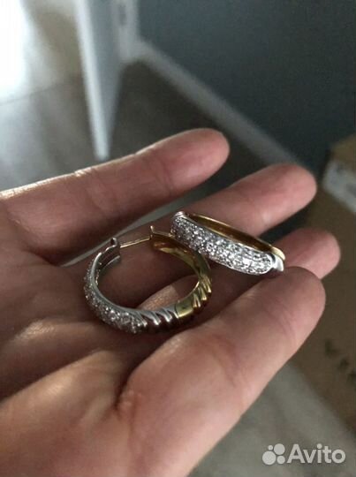 Золотые серьги с 56 бриллиантами, 18 карат.золото