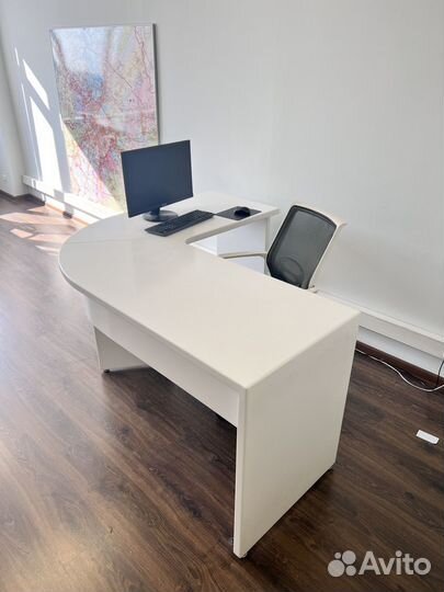 Набор офисной мебели на 6 мест. Столы. Стулья