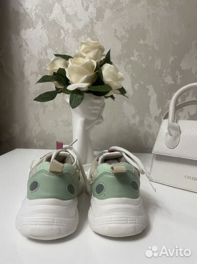 Кроссовки детские