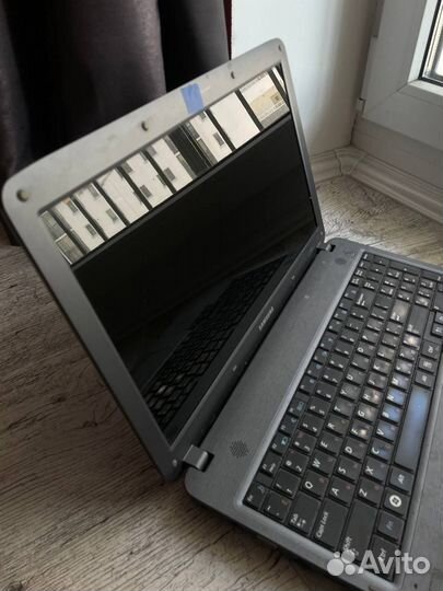 Ноутбук Samsung r528