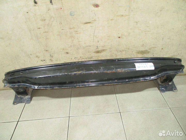 Усилитель заднего бампера VW Jetta 6 (1B)