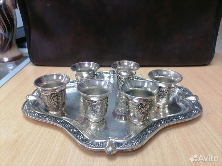 Стопки с подносом. Металл