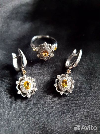 Золотой комплект серьги и кольцо с бриллиантами, з