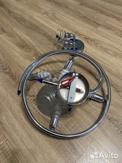 Продам люстру потолочную