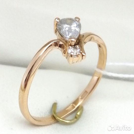 Кольцо / размер 17 / 1,59г / Золото585 / фианиты овальные