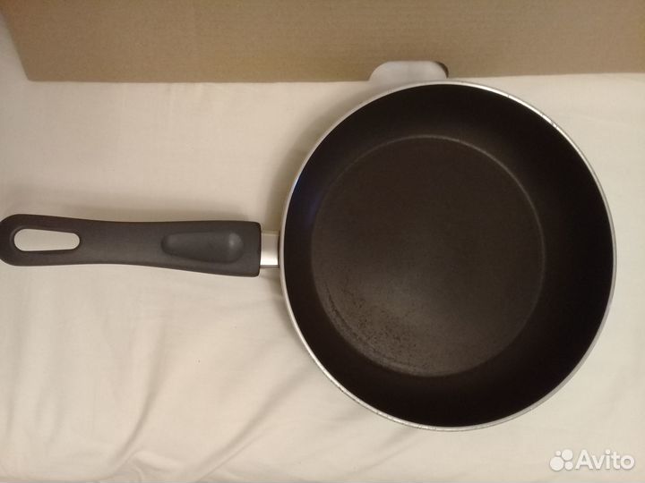 Сковорода икеа. 26 см