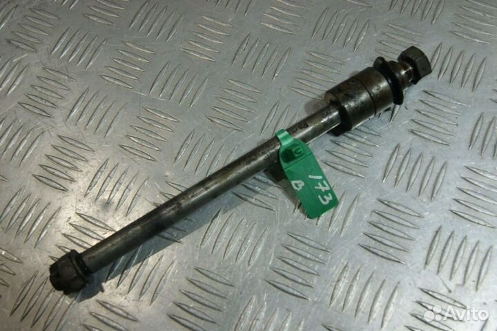 Ось заднего колеса Yamaha XT225 serow