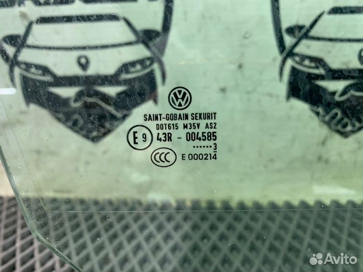 Боковое стекло переднее правое Vw Jetta A6 cthd