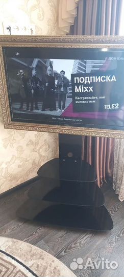 Кронштейн для тв со стеклянными полочками