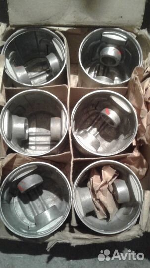 Поршень комплект двигателя Газ на 81,88