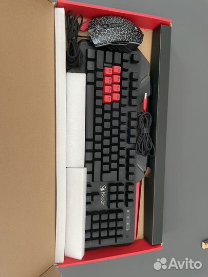 Клавиатура с мышкой, набором