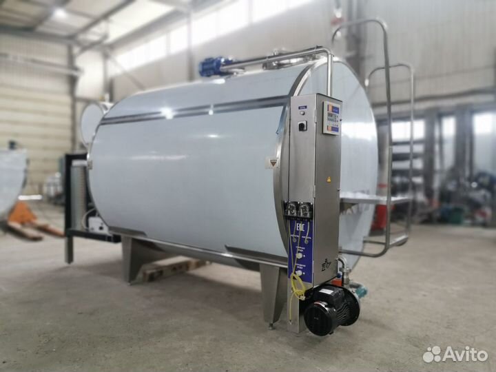 Танк охлаждения молока 2000л,охладитель закрытый