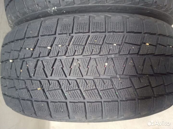 Bridgestone Blizzak DM-V1 275/45 R20 110