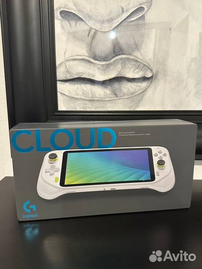 Портативная приставка Logitech G Cloud
