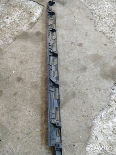 Кронштейн порога правый Mercedes-Benz Gl-Class