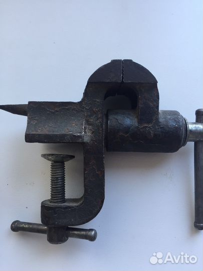 Наковальня и тиски ювелира