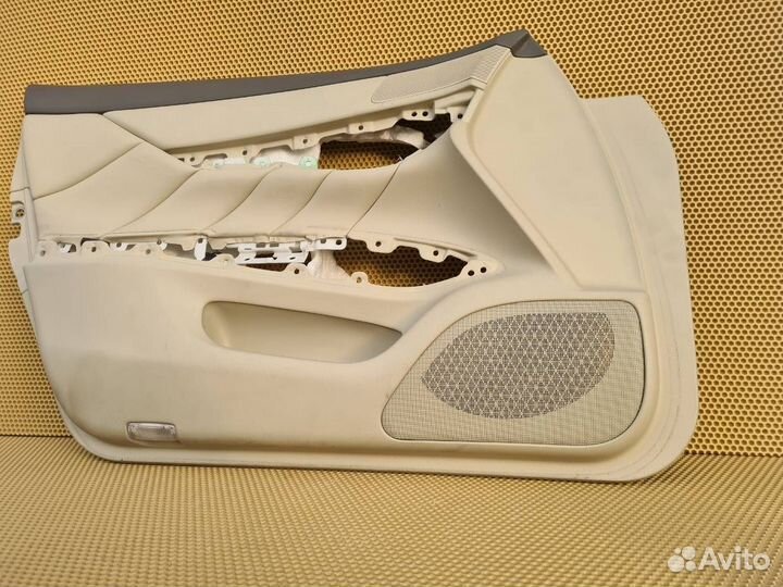 Обшивка двери передняя левая Infiniti M25 M37 Q70