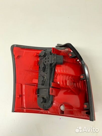 Фонарь задний правый Audi A4 B6 универсал