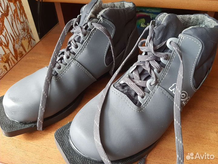 Лыжные ботинки Nordik 39 размер