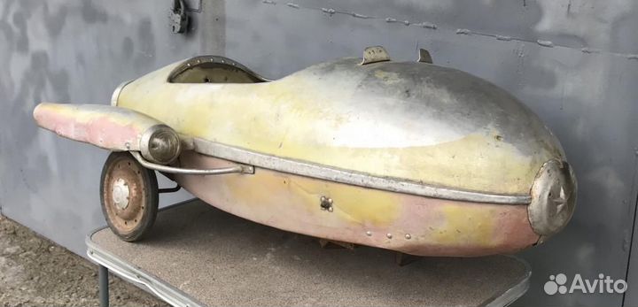 Игрушка машинка педальная стрела Ракета СССР