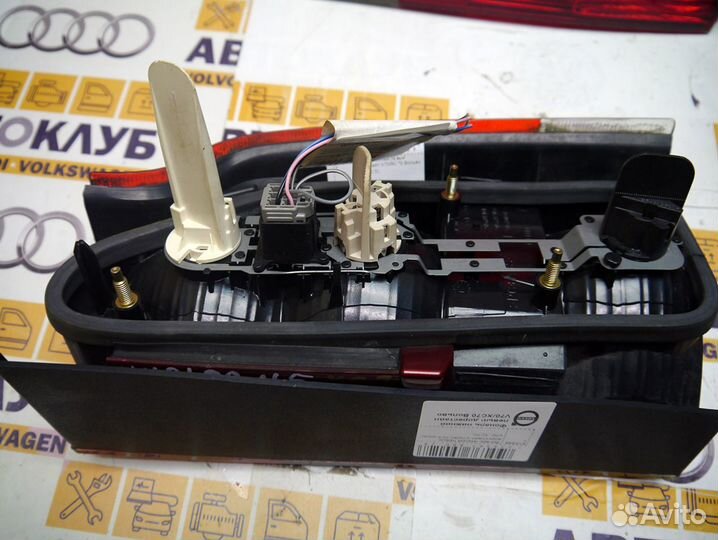 Задний фонарь нижний левый дорестайл V70/XC70 Воль