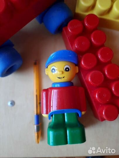 Конструктор для малышей, крупные детали