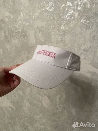 Кепка белая женская