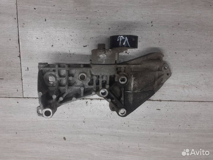 Кронштейн кондиционера генератора Renault