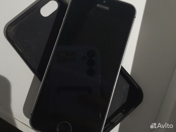 iPhone SE, 32 ГБ