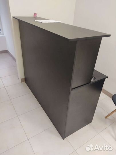 Стойка ресепшн