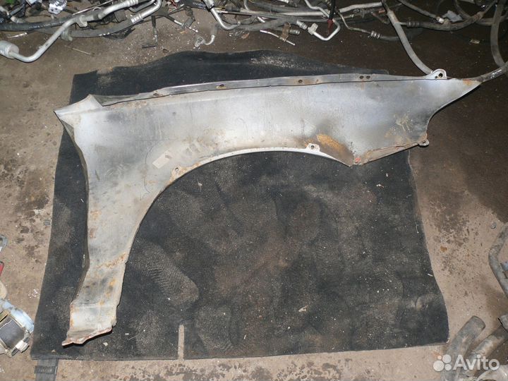 Крыло левое Mitsubishi Galant 2002