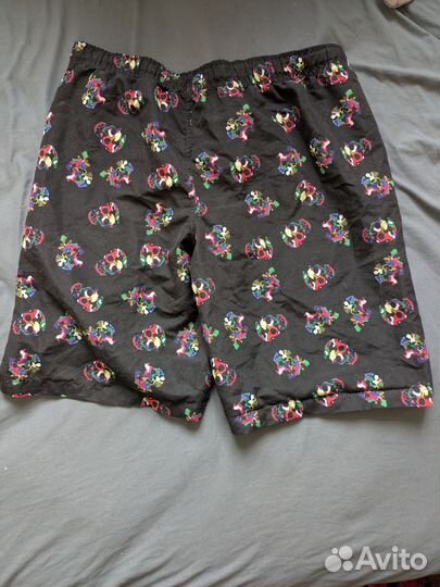 Плавки или лёгкие шорты с черепами