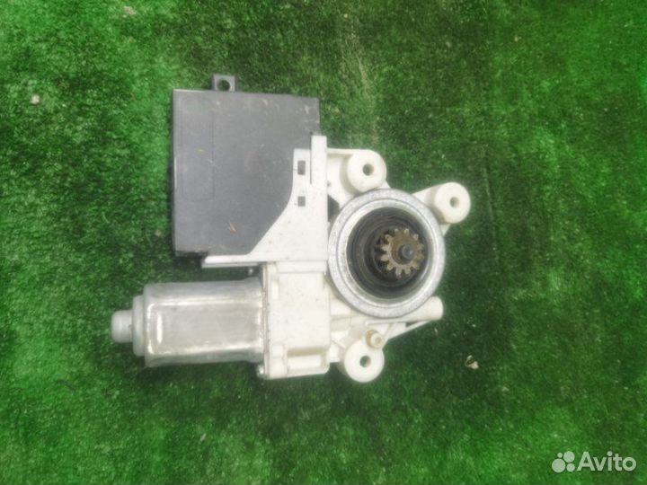 Моторчик стеклоподъемника задний левый Volvo S40