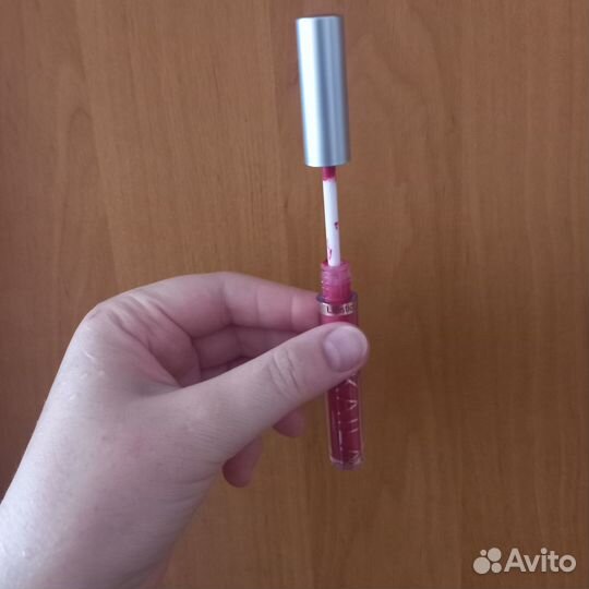 Продаю помады