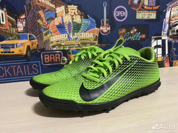 Футбольные бутсы