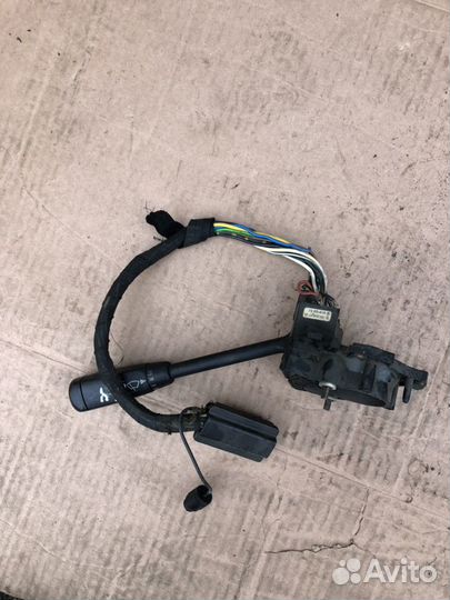 Переключатель поворотников света е210 Е124