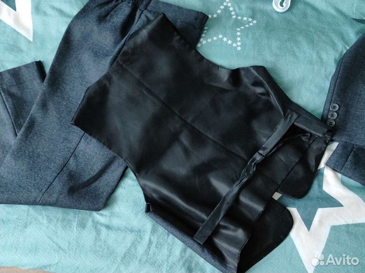 Школьный костюм тройка (пиджак,брюки,жилет)