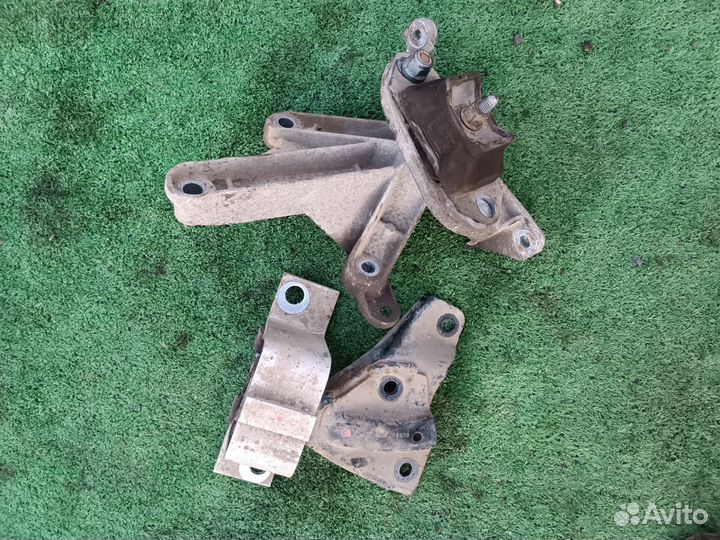 Опора двигателя Рено Логан