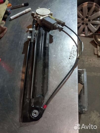 Стеклоподъемник задний левый BMW e39