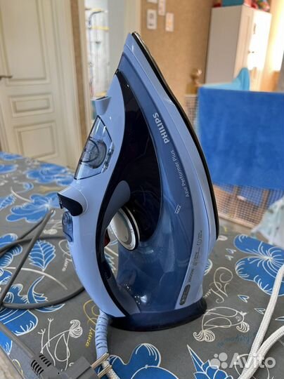 Гладильная доска и утюг