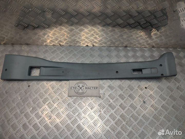 Обшивка стойки правой Ford Transit 2.2