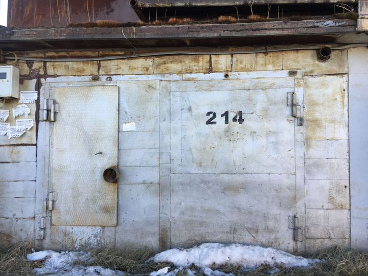 Гараж, > 30 м²