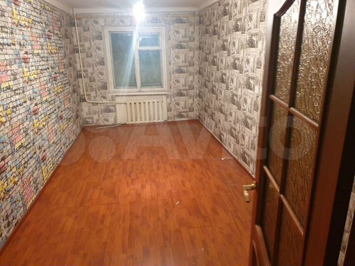 3-к. квартира, 65 м², 1/3 эт.