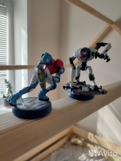 Фигурки Amiibo Samus и E.M.M.I