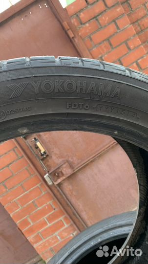 Yokohama W.Drive V902 295/40 R21