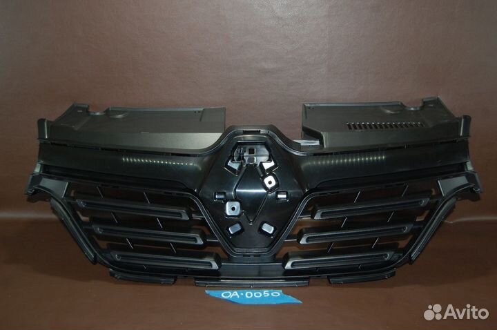 Решетка радиатора - Renault Logan 2